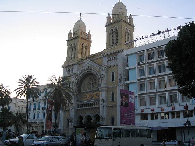 La cattedrale cattolica in avenue Bourguiba, a Tunisi. Foto Flickr/Extra terrestre